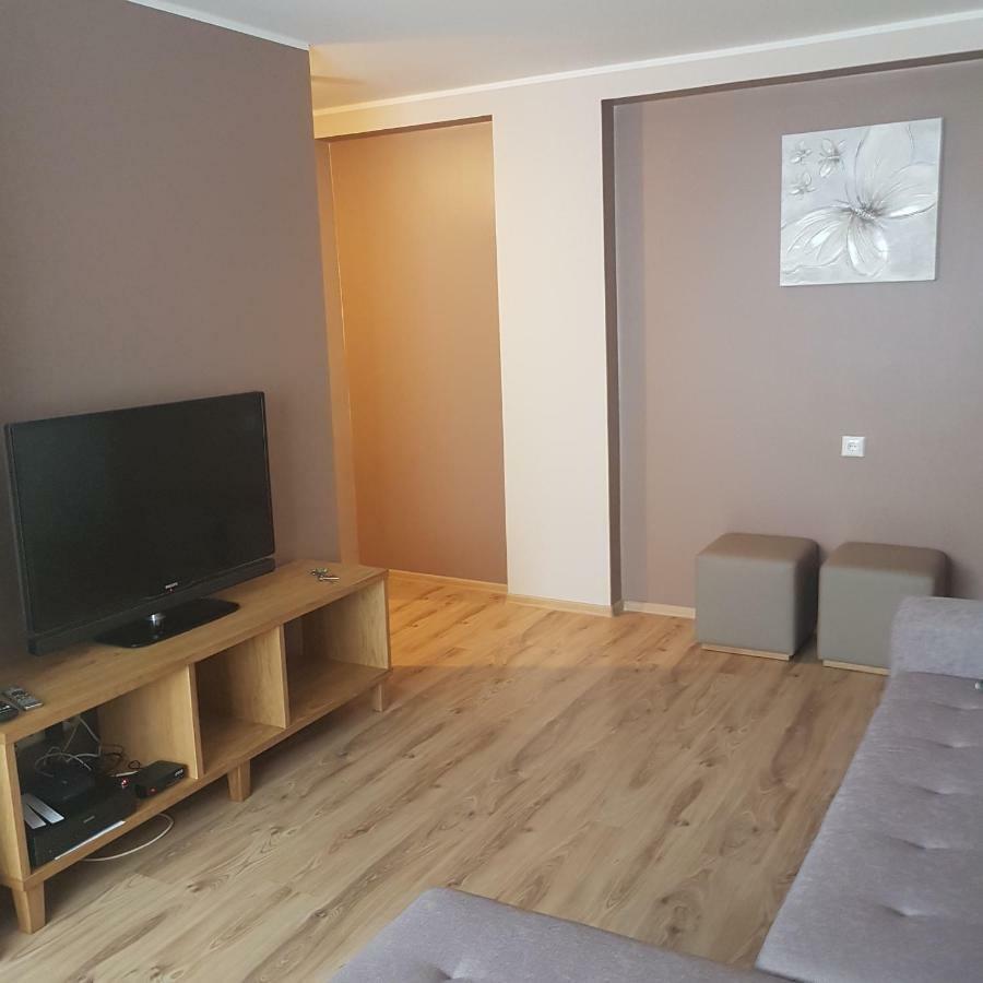 B-Est Lillekuela Apartment Tallinn Bagian luar foto